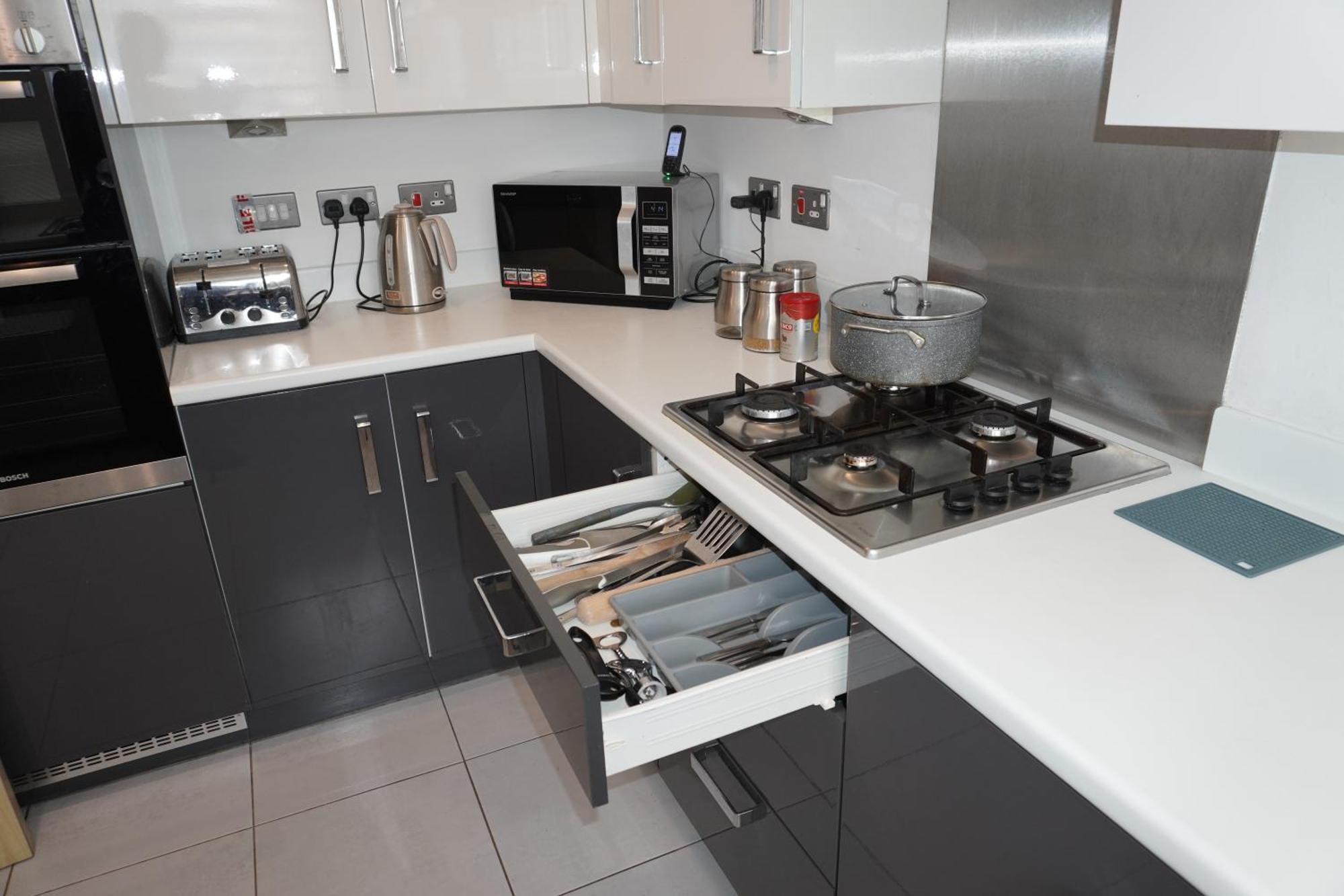 Luxury Rooms - Pick A Room - Free Parking & Kitchen Access, Near Etihad Stadium, The Coop Live & Piccadilly Station, Manchester Buitenkant foto