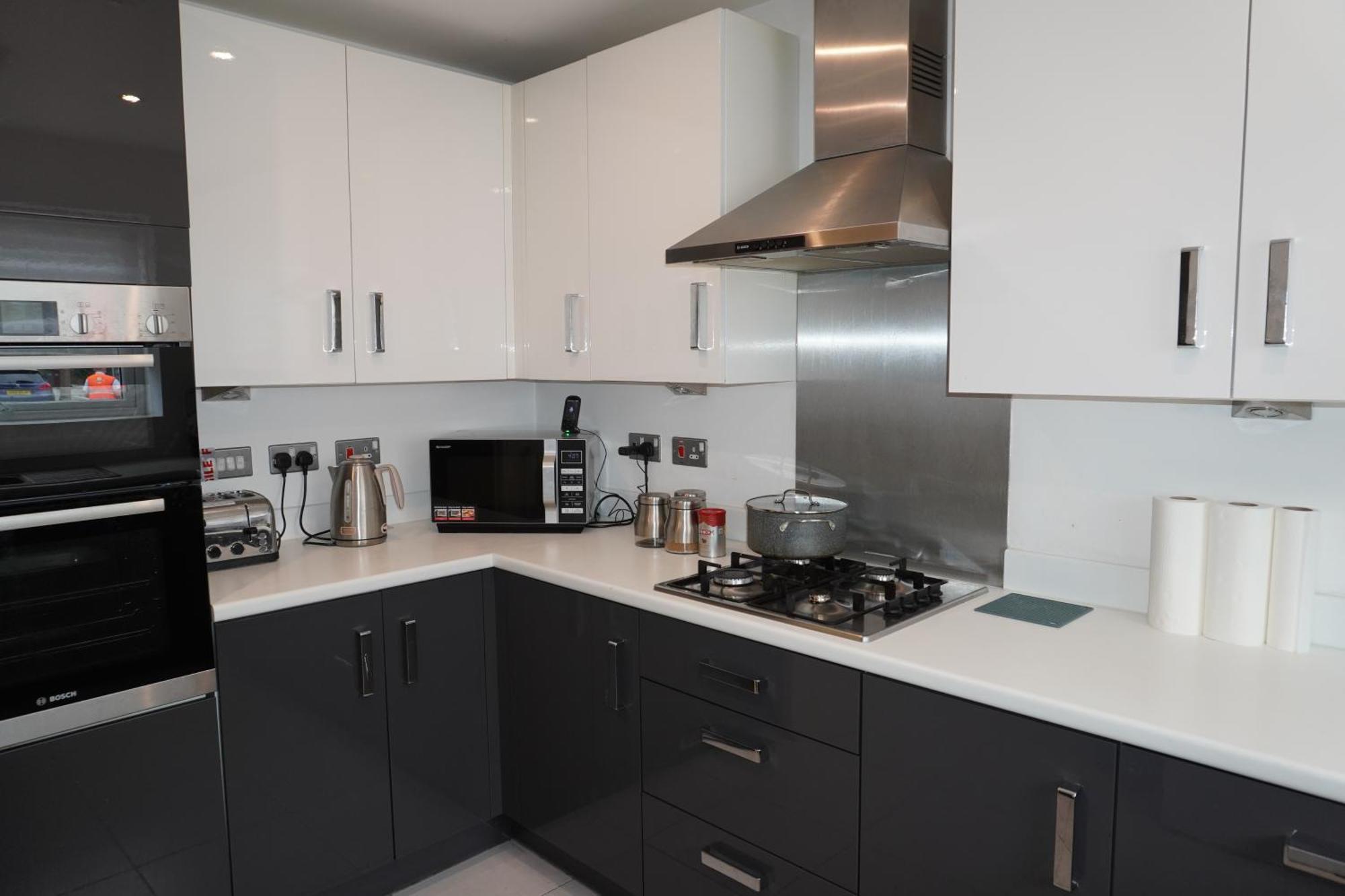 Luxury Rooms - Pick A Room - Free Parking & Kitchen Access, Near Etihad Stadium, The Coop Live & Piccadilly Station, Manchester Buitenkant foto